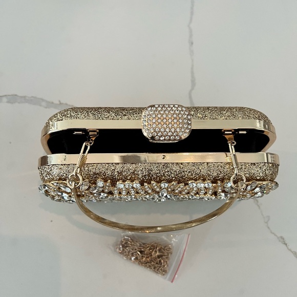 Gold glitter clutch with removable chain NWOT - Picture 4 of 4